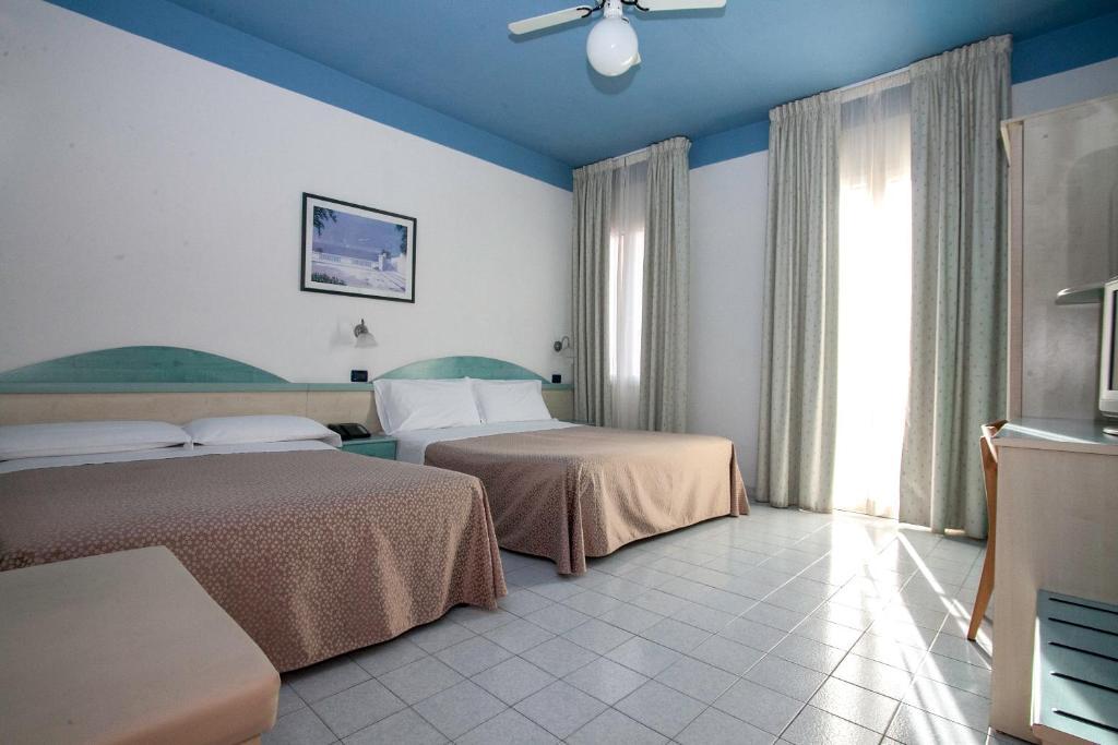 Hotel Fra I Pini Rimini Extérieur photo
