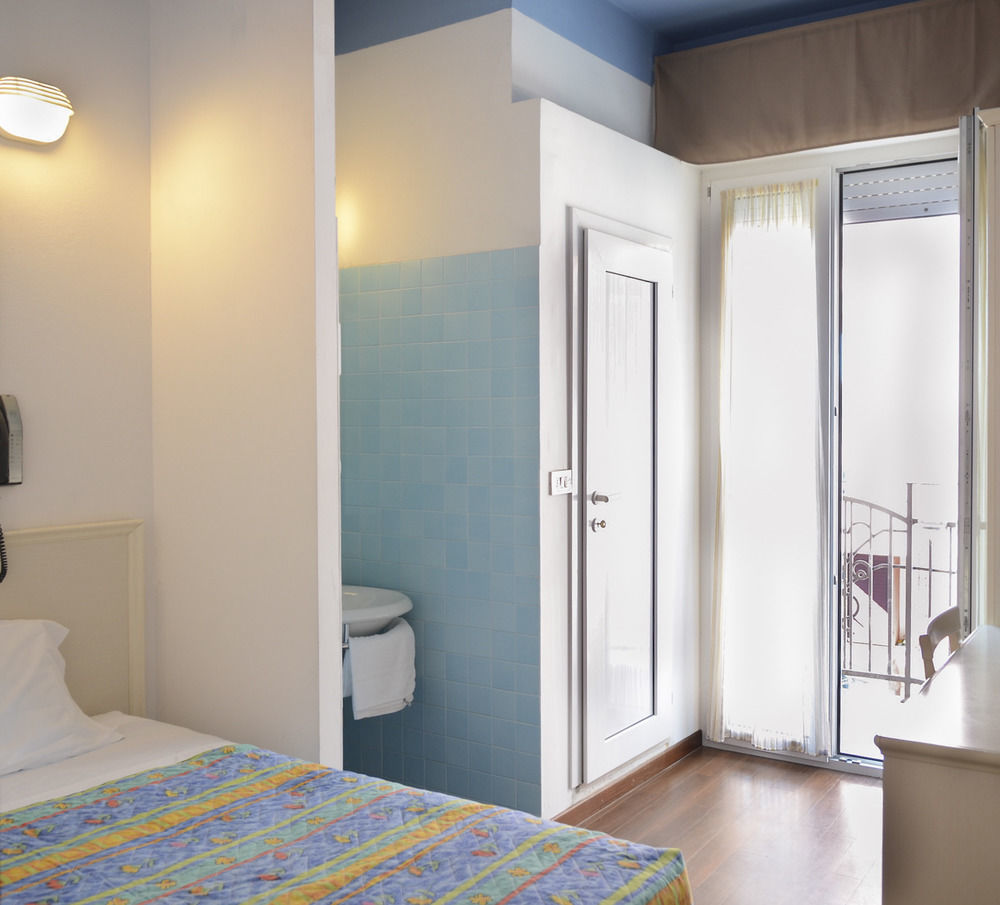 Hotel Fra I Pini Rimini Extérieur photo