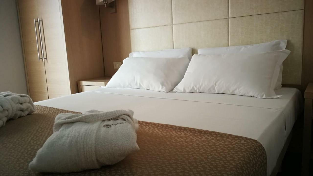 Hotel Fra I Pini Rimini Extérieur photo